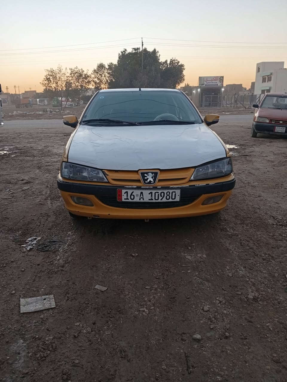 بارص 2011 رقم قادسيه دولي مصفره هيئه وغرامات سنويه لل31 كير ومحرك فرنسي جدد بمعنى الكلمه حداديه الكدام جديده والخلفيه تعبانه تبريد عاطل مكفوله من الضربه القويه بيه خياسات بدور الجاملغ ومصلحات تخم تاير جديد كهربائيات شغاله دوشمه جديده  سياره جاهزه وكاعده كبل للشارع مكان السياره نجف السعر 23ورقه وبيه مجال اتصال فقط ***********
