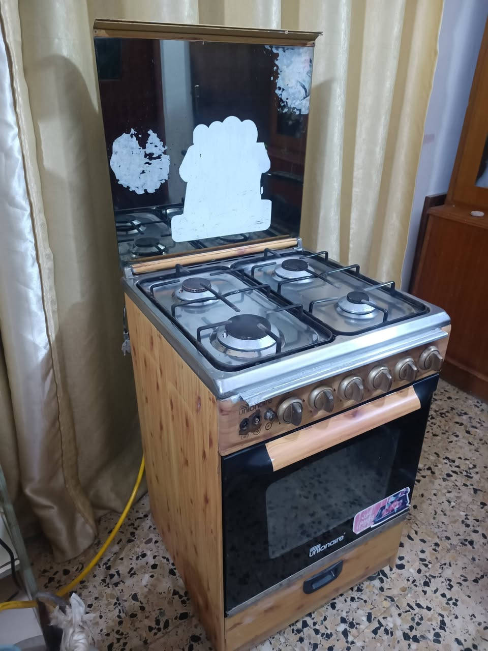 طباخ ايطالي للبيع نظيف كلش ١٢٥ الف ***********
