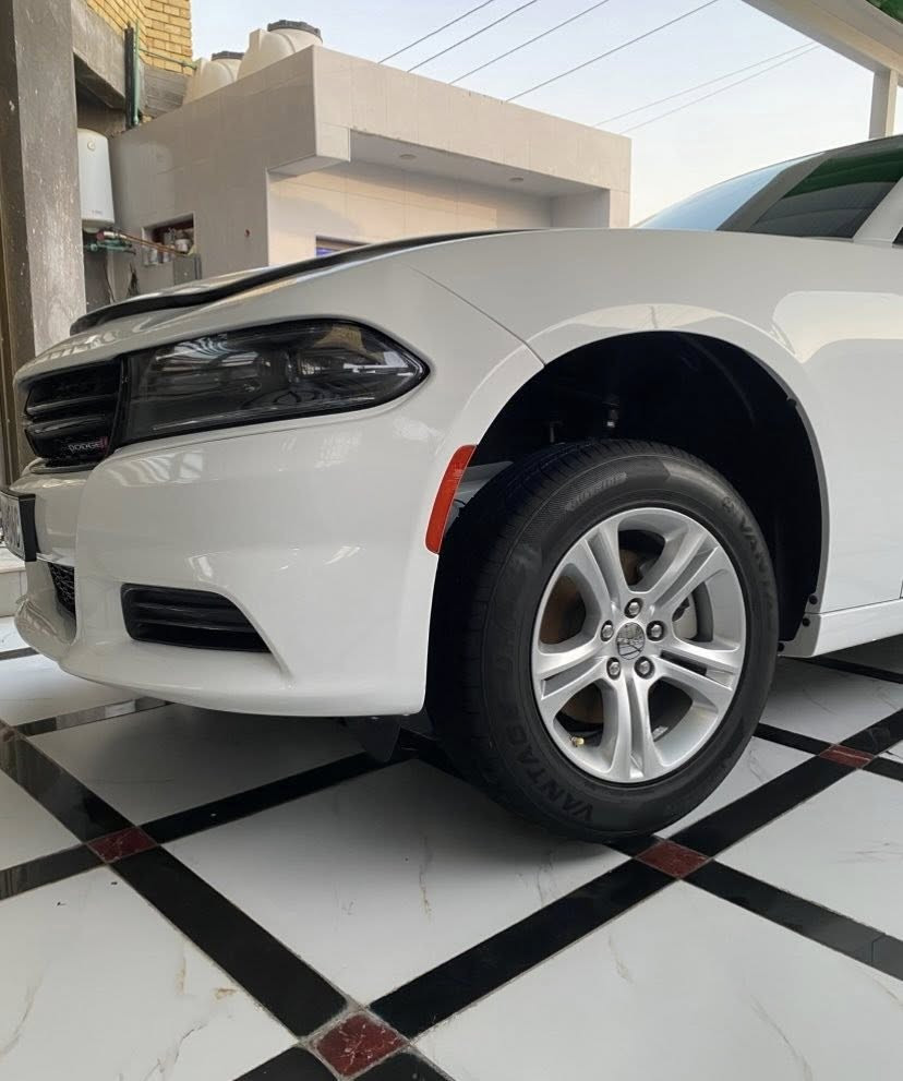 يالله السلام عليكم البيع دوج جارجر 2023 اصل
رقم بغداد باسمي مدور ثاني يوم 

حادثها بنيد مبدل اصلي نفس ألون دعاميه نفسها مصلح 

موصفاتها شاشه كبير تعرض كار بلي ويل ١٧ تخم تاير كشنات حضن حساسات خلفيه 

السعر 265 قفل بيع فقط بدون مرواس وبدون قساط 

رقم الهاتف *********** المكان الناصريه قضاء الفهود
