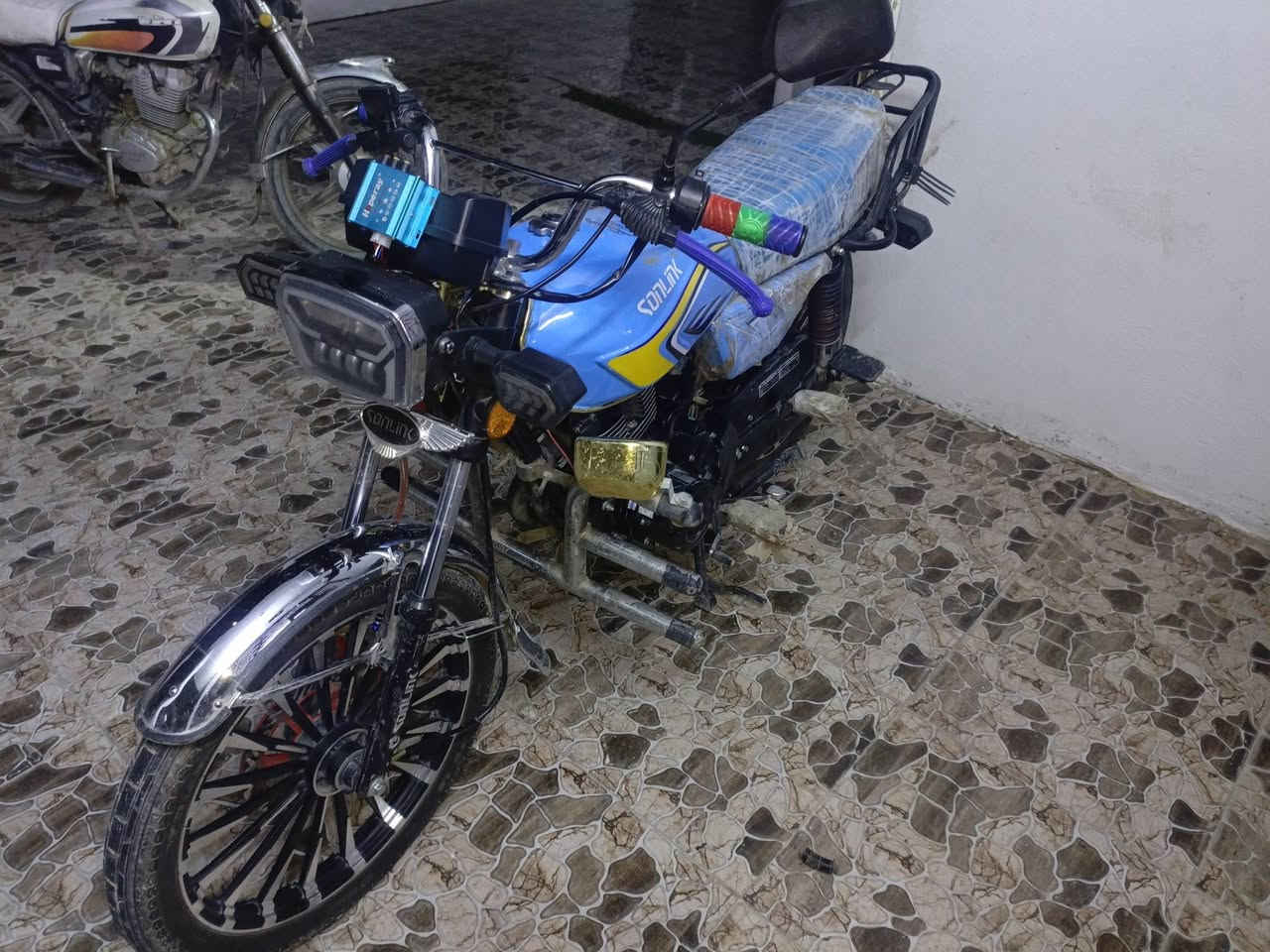 ماطور للبيع موديل 2024محرك200 الاستفسار عل رقم ***********
