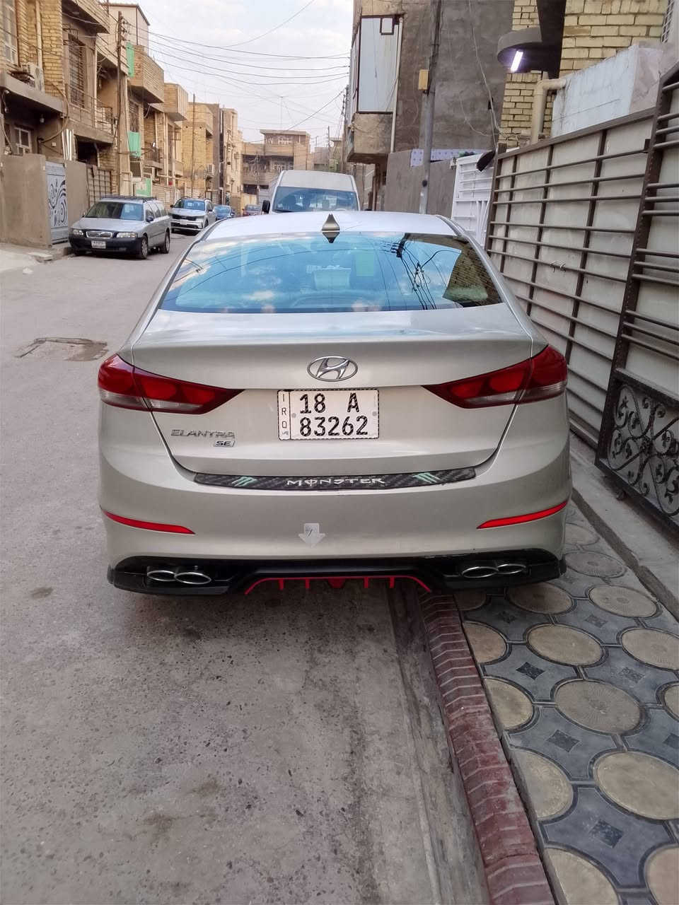 السلام عليكم ورحمة الله
النترا 17امريكي رقم بابل انكليزي 
رقم وهزه وسنوية جديد 
محرك مكفول
كير Atمكفول
داخل صاج 
السعر 120
العنوان بغداد الدورة
للاستفسار ***********
