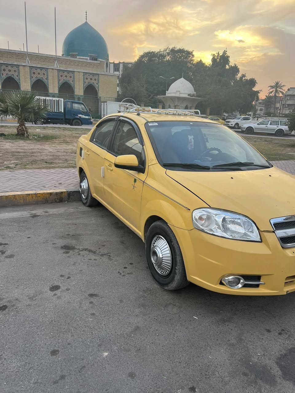 السلام عليكم افيو 2009 وراد امريكي للبيع
محرك جديد 

تبريد 

صدر امامي خلفي مبدل جديد 

تم تايرات جديد 

ارضية مغلفة نايلون 

كشنات مخلفات 

مصفرة هيئة ومرور

رقم ديالى انكليزي 

سنوية لغاية 2028 

سيارة كاملة من فضل اللة 

كل نقص ماكو 

شرط التحويل 

مكان السيارة بغداد 

السعر 50 بيها مجال بسيط 

***********
