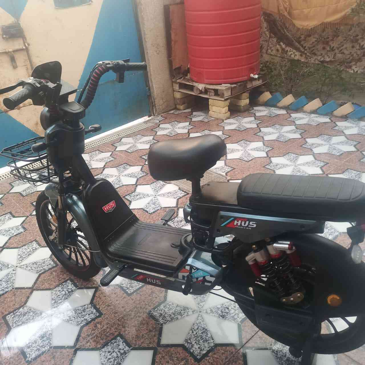 دراجه شحن للبيع نضيفه 300 الف
‭0772 994 8750‬
