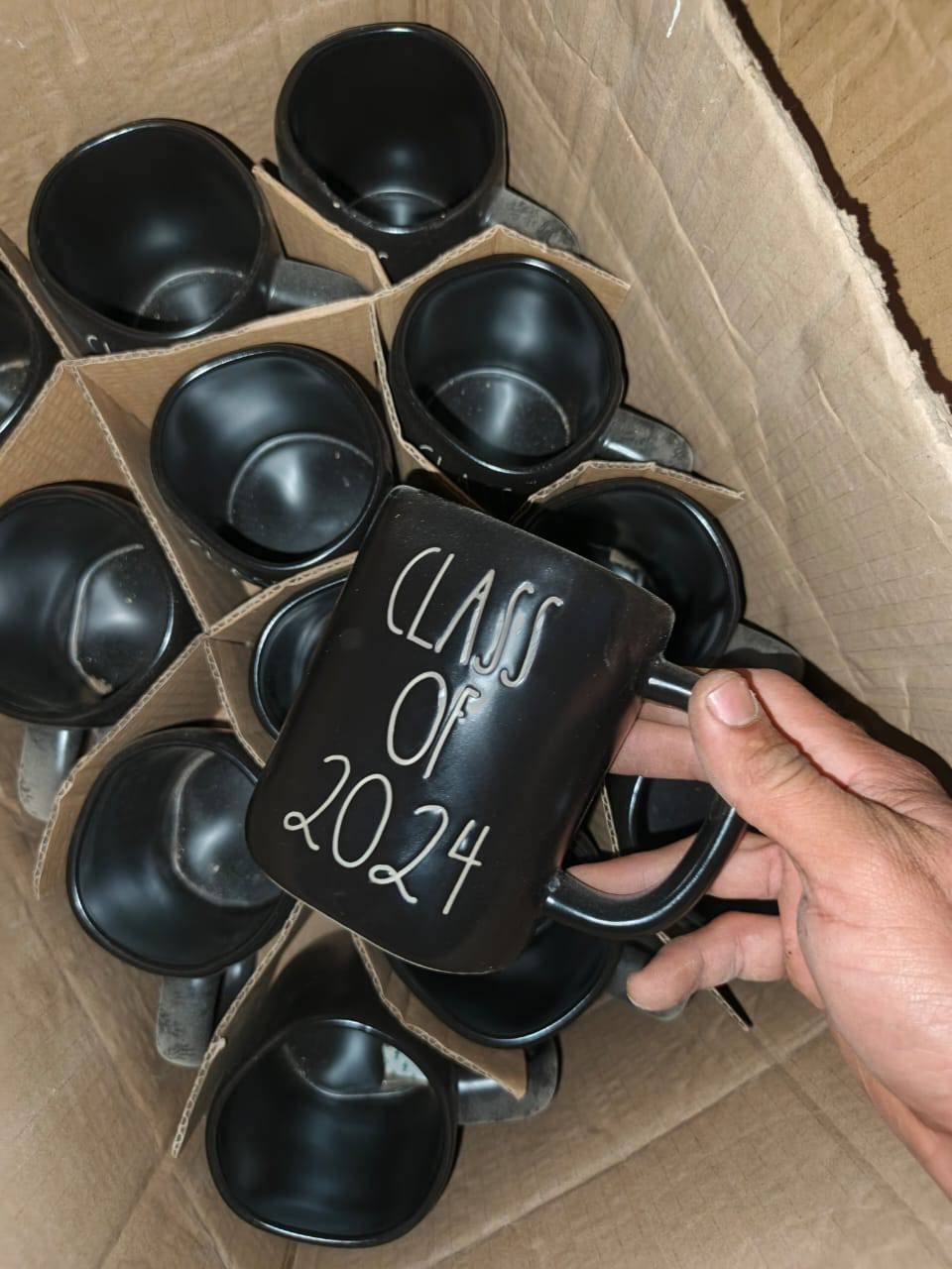 شلعة 142 قطعة ب90 الف واصل الك
كوب ابو دب 55 قطعة 
مبخرة 9 قطع
شكردان وكوب بنفس الوقت 27 قطعة 
كوب لون اسود مكتب عليه 2024 / 24 قطعة 
كوب ملون 27 قطعة 

ملاحظة البيع شلعة وحدة 
القطع كلها نظيف


**إذا كنت صاحب هذا الإعلان وتريد حذفه لأي سبب، رجاءا أرسل رسالة إلى الدعم الفني**