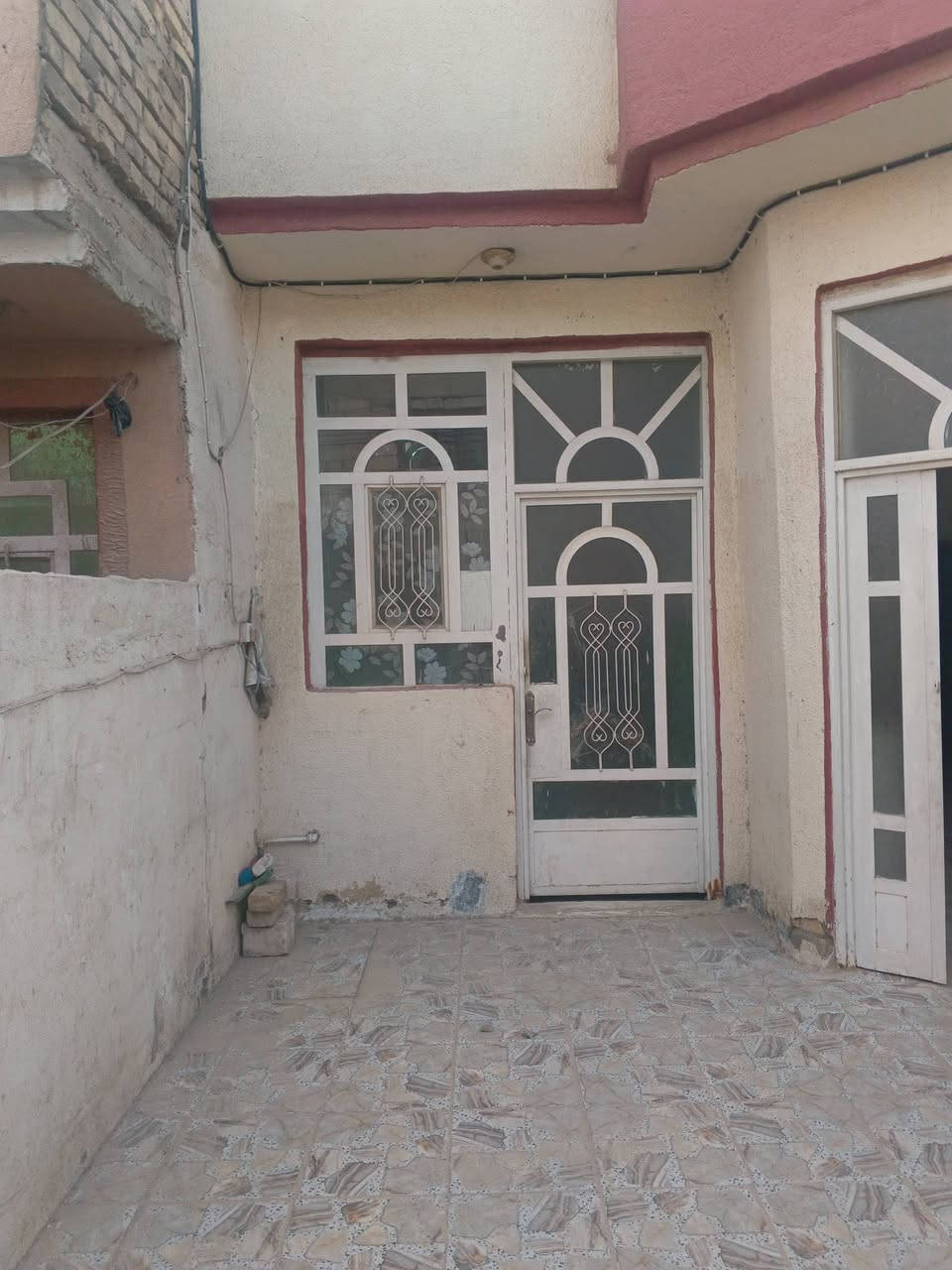 مشتمل للبيع طابو صرف بسمي المساحه ١٢٠متر ٢٠في٦طابق واحد غرفه نوم وحده صاله كلدور مطبخ صيحات داخليه و خارجيه العنوان شارع 80 حي العسكري وره مخبز مهند بساحه بظهر الحسينيه مسلم بن عقيل السعر ب١١٠مليون تسليم مباشر ***********
