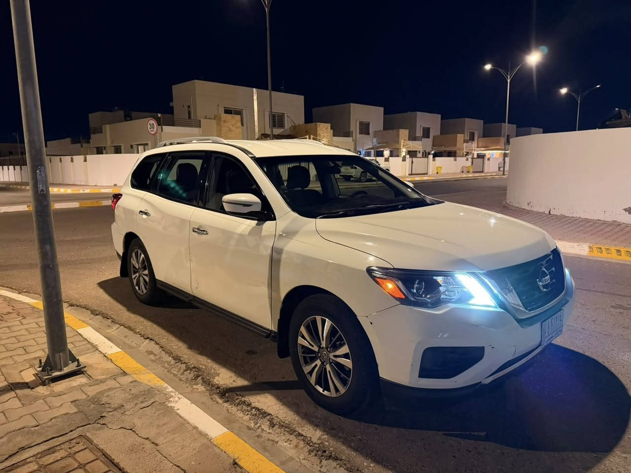 نيسان باثفايندر SV موديل 2019 للبيع
* الموديل: 2019
* الفئة: SV
* المحرك: 3.5 لتر V6
* القوة: 284 حصان
* عدد المقاعد: 7 ركاب
* كاميرا خلفية
* شاشة معلومات وترفيه
* بلوتوث ومنافذ USB
* مثبت سرعة
* بصمة تشغيل
* مكيف أمامي وخلفي
* مقاعد قماش
السعر140🤑
السيارة داخلة كلين بالعرق صار بيها شخوط ببابين السكن


**إذا كنت صاحب هذا الإعلان وتريد حذفه لأي سبب، رجاءا أرسل رسالة إلى الدعم الفني**