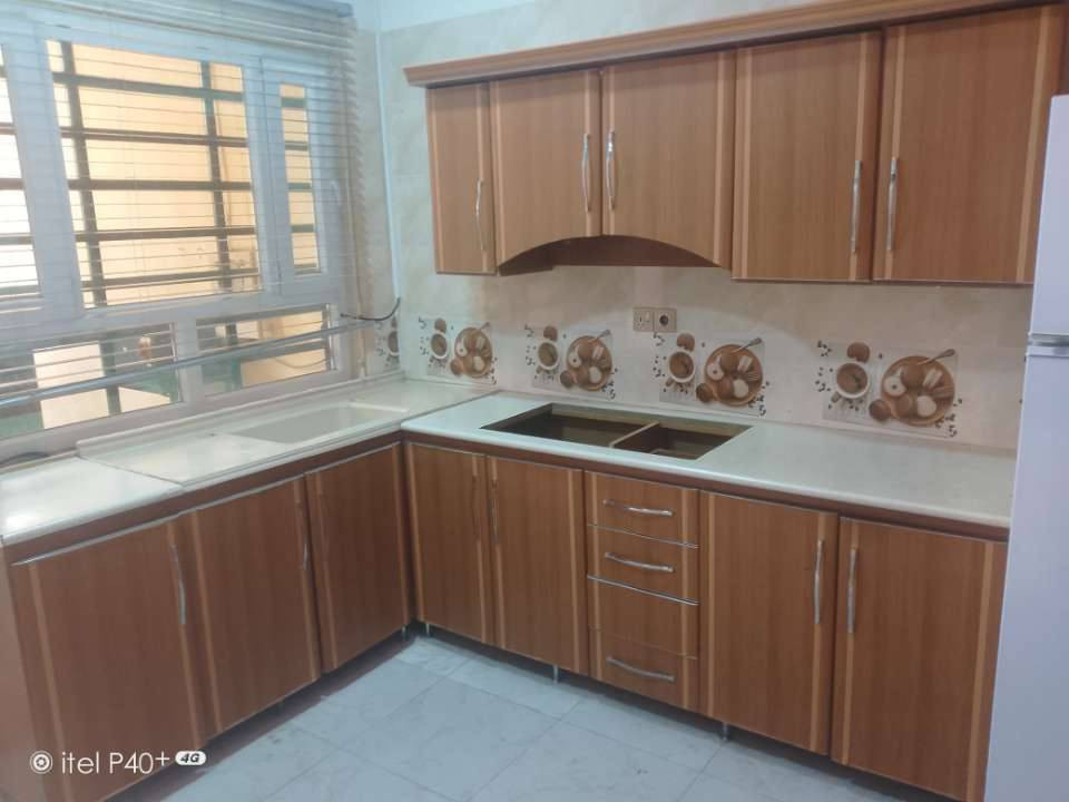 كونتر خشب سنك مارمر اربع قطع السعر 175وبيه مجال وشراي يتصل على الرقم ***********
