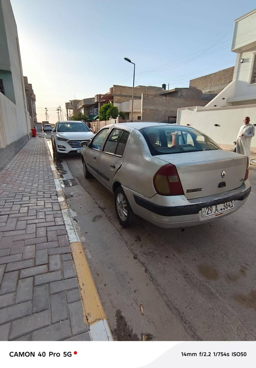 السلام عليكم ورحمة الله وبركاته اخوان سياره رينو جاهزة للبيع مكينه جديده حاويه كير ومكينه كورلا بالجيس رقم واسط باسمنا حداديه ٨٠ ٪ درام شفتات + طوب + روس رواط جديد السعر 32 ورقه. للاستفسار الاتصال على الرقم ***********
