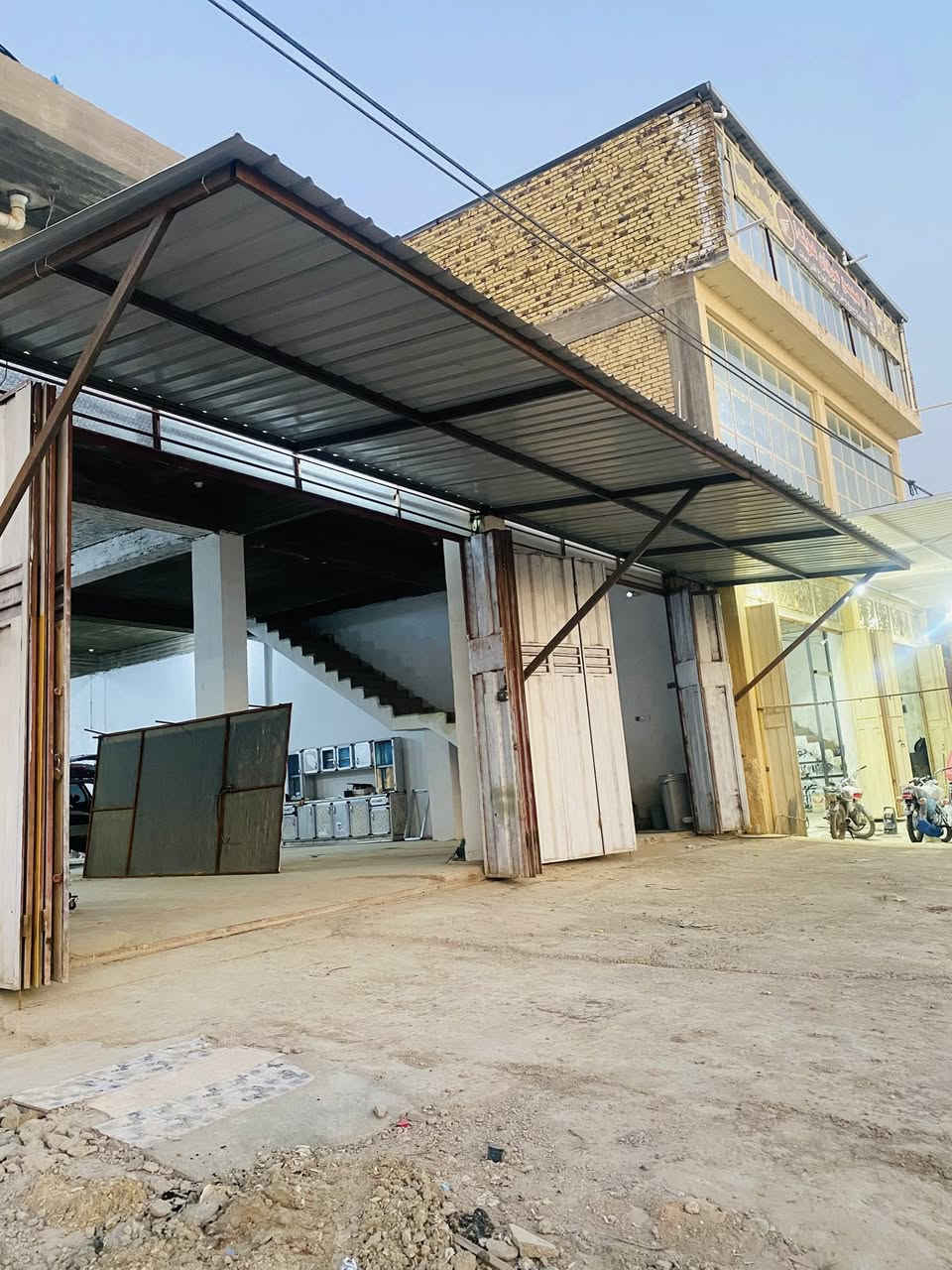 قمريه شغل درجه اولى للبيع كلفتني 550مصار سبوع وشلت 12متر طول و3عرض مكاني بابل شارع 80طريق النجف  قيم واخذباليرضي بي الله***********
