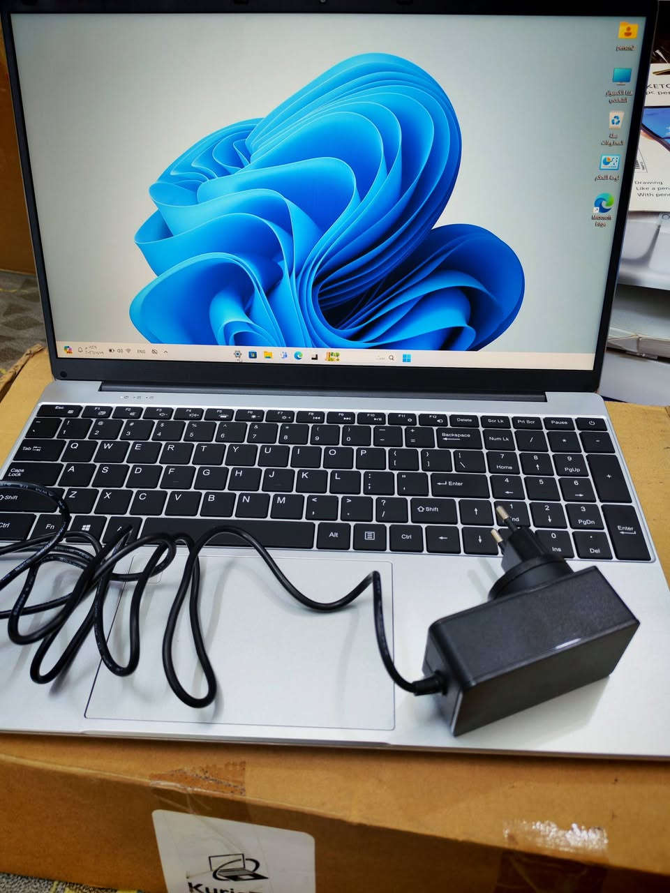 لابتوب جديد و مواصفات عاليه ومذكوره بالصور
واتساب ***********
