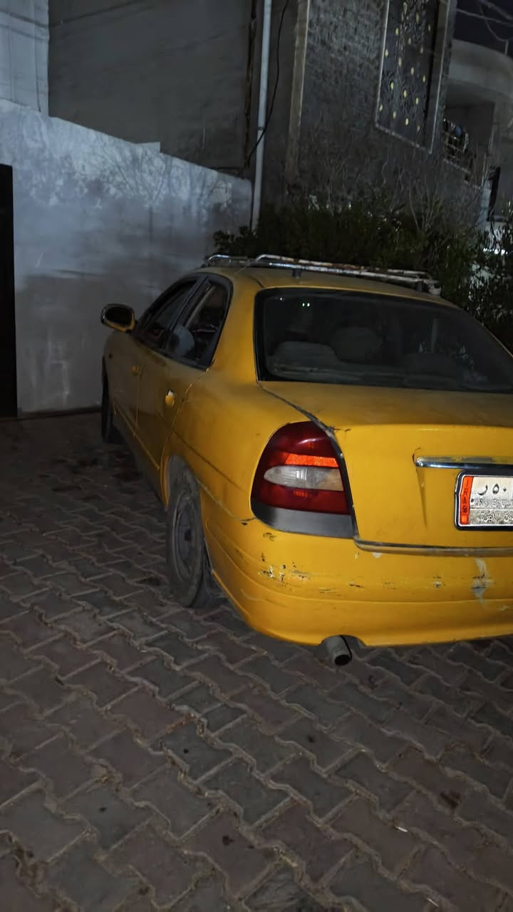 سلام عليكم تكسي للبيع نوع دايو نوبرا موديل ٢٠٠٠ دفتر بانزين موجود محرك كير مابيهن عيب سيارة يرادلهة ترتيب سعر ١٥ ورقة  للتواصل رقم الهاتف ***********
