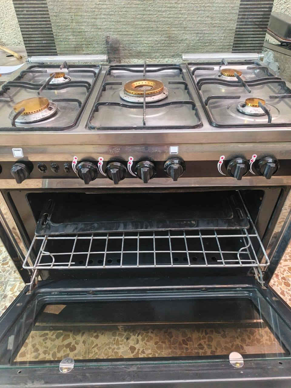 طباخ فريش مصري استيل خمس عيون افران منفصله كله شغال تاخذون على الفحص وناخذ تبديل
للبيع الاستفسار خاص او رقم الهاتف ***********
