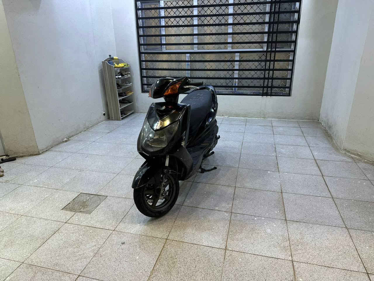 السلام عليكم
دراجه سكنس فحل كابريته ياباني للبيع

الدراجه رمبة اني منزله على ايدي من الرمبة و ورقته موجودة يمي

الدراجه مفتوحه فقط بستم فقطط

الدراجة تخبل مناقصه شيء بس الدشبول واكف 

مكاني حله حي الامام 

السعر 700 وبيه مجال 

رقمي ***********
