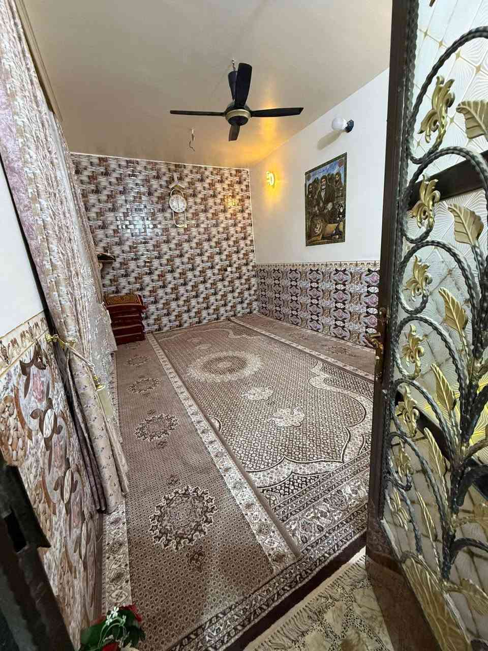 🏯بيت 100مربع طابقين
طابق الارضي يحتوي على مطبخ +صاله +استقبال +كراج سياره يصلح الى مطبخ  
♦♦♦♦♦♦♦
طابق الثاني يحتوي على 3غرف +صاله
♦♦♦♦♦♦♦
عنوان ديوانيه حي العسكري الثاني  قرب جامع الامام الحسين 

غير متواجدين على فيس

رقم  صاحب الدار ***********
سيد عمار  

سعر 130 وبي مجال
