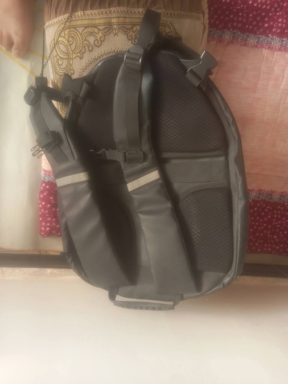 جنطة ام عيون
السعر 50 الف وبيها مجال 

الاستفسار ***********
