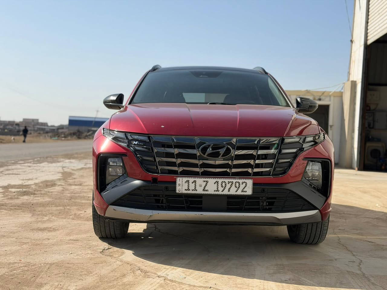 سلام عليكم توسان 2023 ان لاين رقم بغداد ومواصفاتها معروفه وراد امريكي ضررها فقط نص بنيد بدون قطرة دواخل وبدون ايرباك كل الايرباكات سليمة ماشيه 137 السيارة كلش جديده كير ومكينه وصدر وكله مكفول 

شاشه كبير 

بنوراما 

كامره 

فول تحكم ستيرن 

ويل كب 19 

رادار امام خلفي 

السعر 215 ورقه 

مكان السياره بغداد الجادريه 

اعتذر غير متواجد علفيس 

***********
