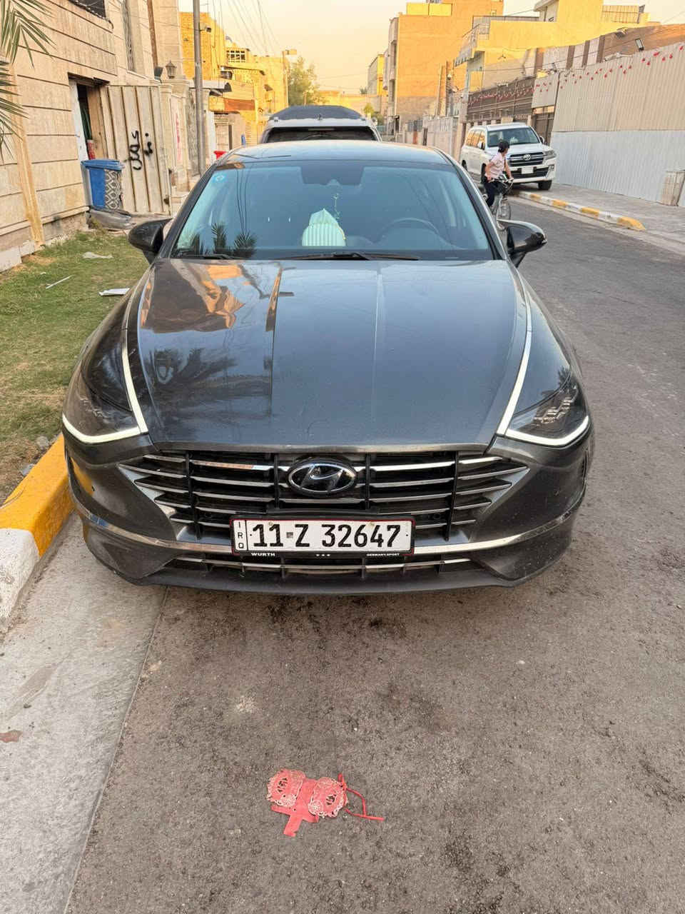 السلام عليكم
سوناتا هايبرد 2023 وارد امريكي 

مقصورة واسعة ومريحة

المسافة المقطوعة 95,000 كم

تبديل بنيد + صبغ بالجاملغ الايمن 

شاشة كبيرة 

سماعات BOSE 

مناخ منفصل و قطعتين تبريد 

سماعات بوس 

كراسي قماش + كهرباء + تدفئة

اندرويد اوتو + ابل كاربلاي

اشاير ب المرايا الجانبية 

تنبيه عند فتح الابواب 

صندوق ذكي يفتح عند الوقوف خلفه

كير دكم بيانو 

4 وضعيات قيادة 

شفتات بالستيرن 

وبعد بيها مواصفات ما مذكورة 

مراوس شعندك نزل

*********** بي واتساب
