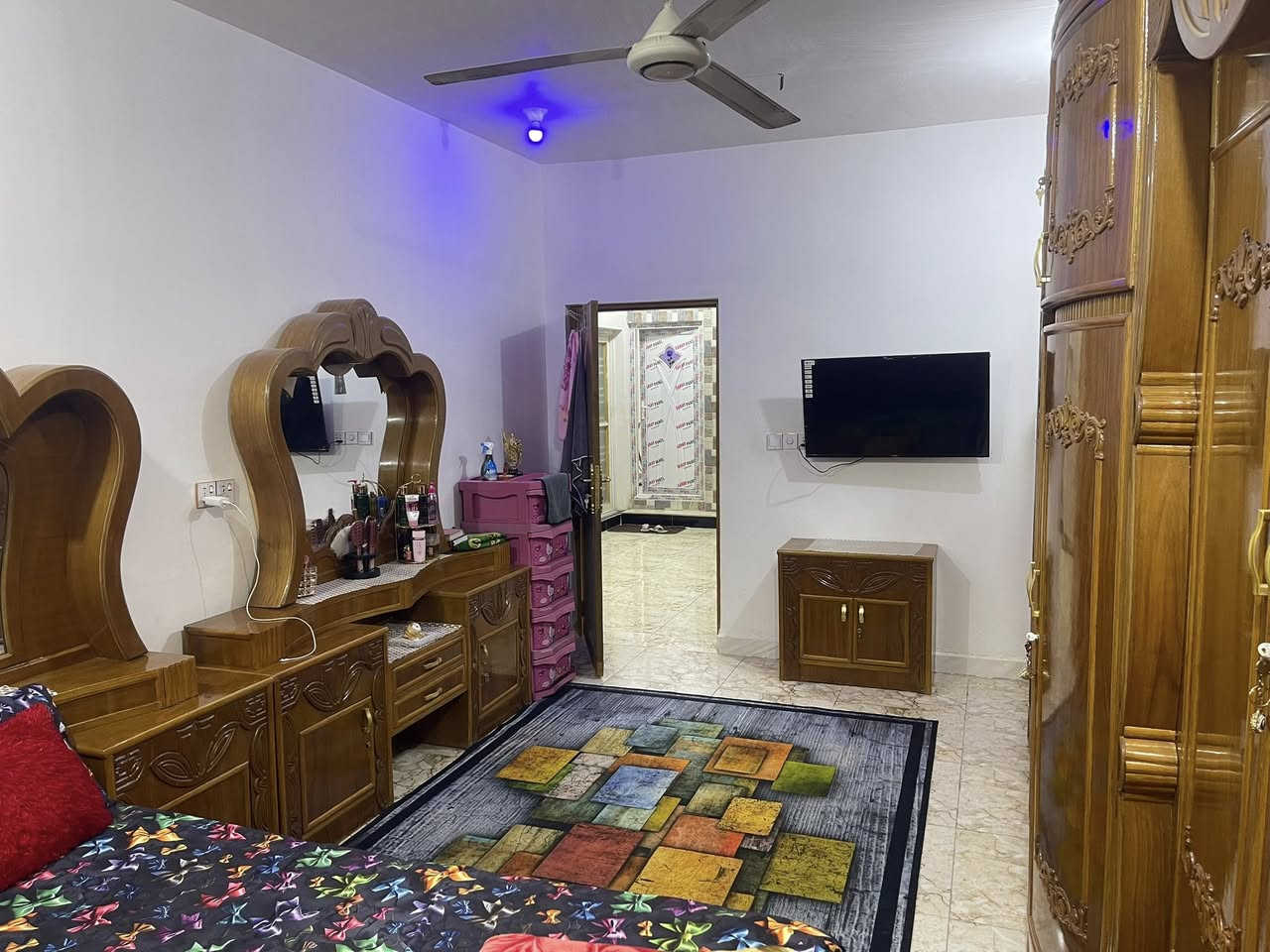 السلام عليكم بيت البيع ب شارع سماح شارع الخامس تفصيل بل فيديو كامل المساحه 150 السعر 110 مكلف بل نشر  ***********
