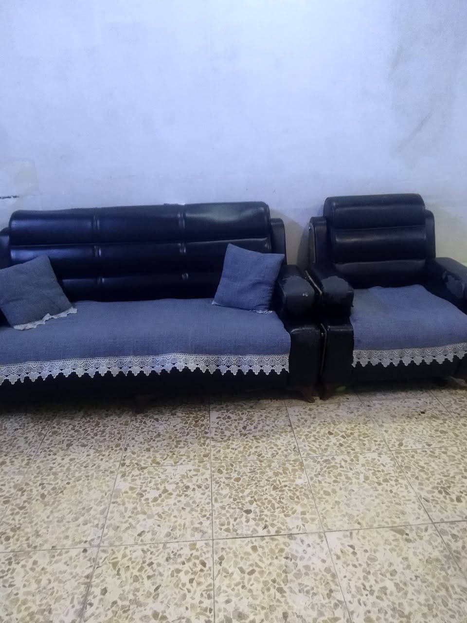 السلام عليكم للبيع تخم جلد 7مقاعدةمع هديه ميز تركي سعر 200سبلت كنتو ي ميديا 3طن نقص غاز فقط سعر 400
***********
