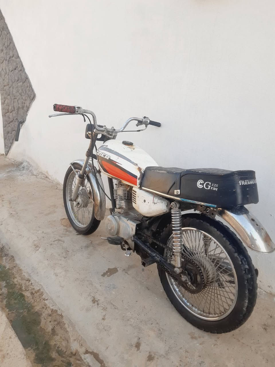#للبيع بارت مكينه شرط خرسه وفول نشاط معدل وتحريكه ضفيرة كامله لايت دبلات شغاله السعر 160بي مجال حك جيه مكاني موصل ايسر تلكيف ***********
