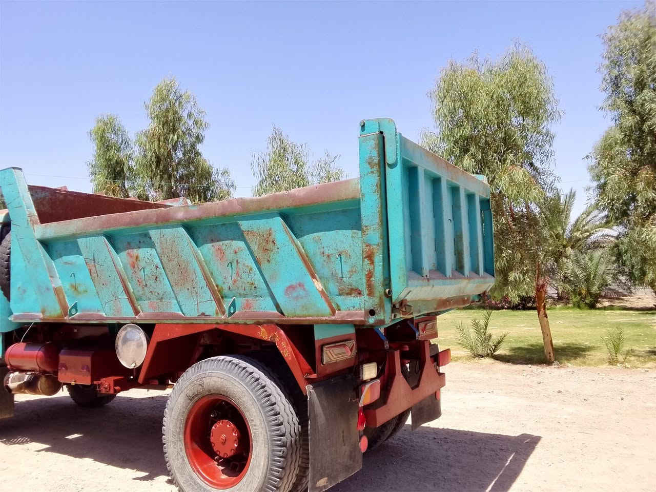 بدي بلادي للبيع مال 80 السعر 30ورقه بيه مجال بصيط ***********
