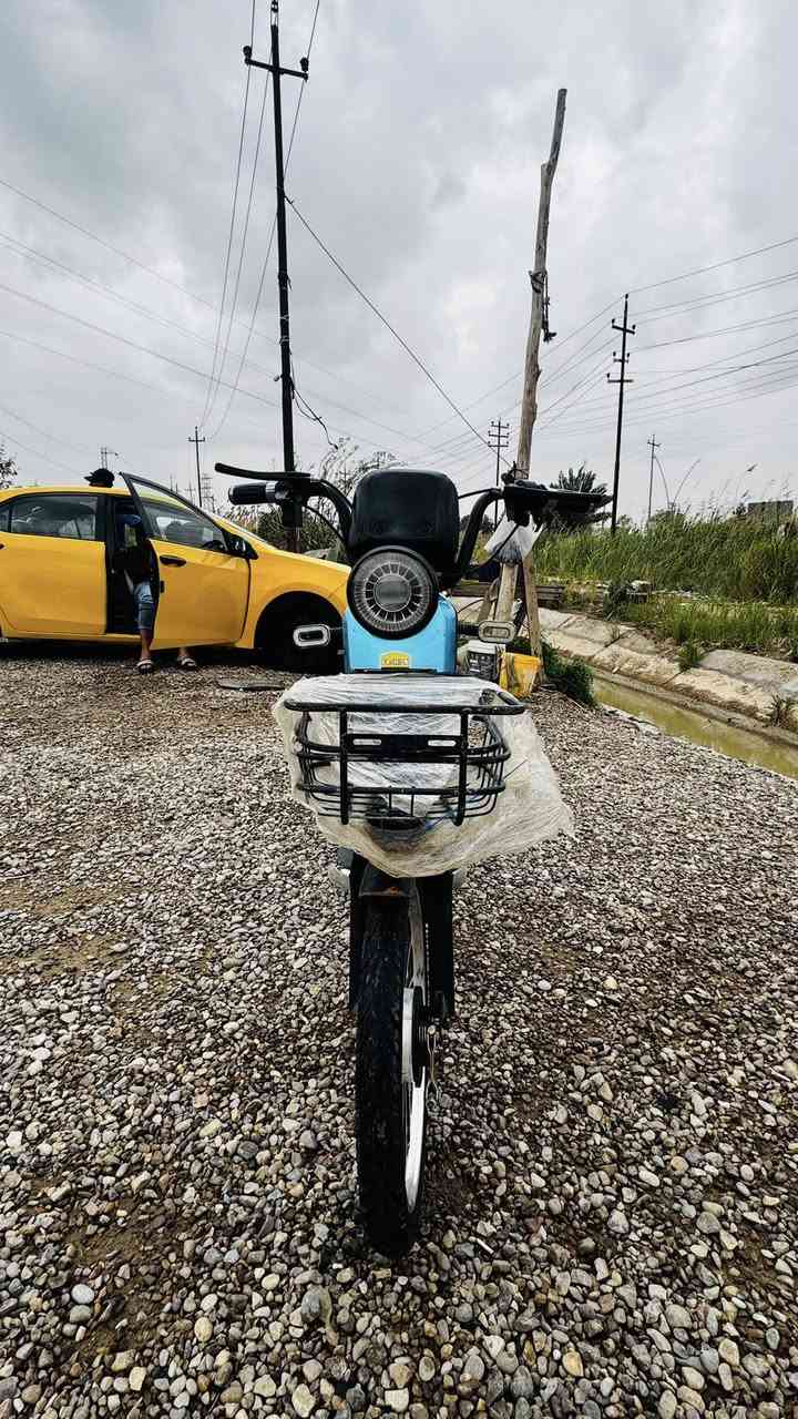 بايسكل شحن للبيع
موديل 2024 
شاشه بلوتوث
النضافه مثل ضاهره بالصور
بطارايته نص عمر
يرادله ترتيبات قليله 
مكاني دور الزراعه مدخل الجوال
سعر ١٥٠ وبي مجال بسيط للطيبين 🤍. 
رقمي :***********
