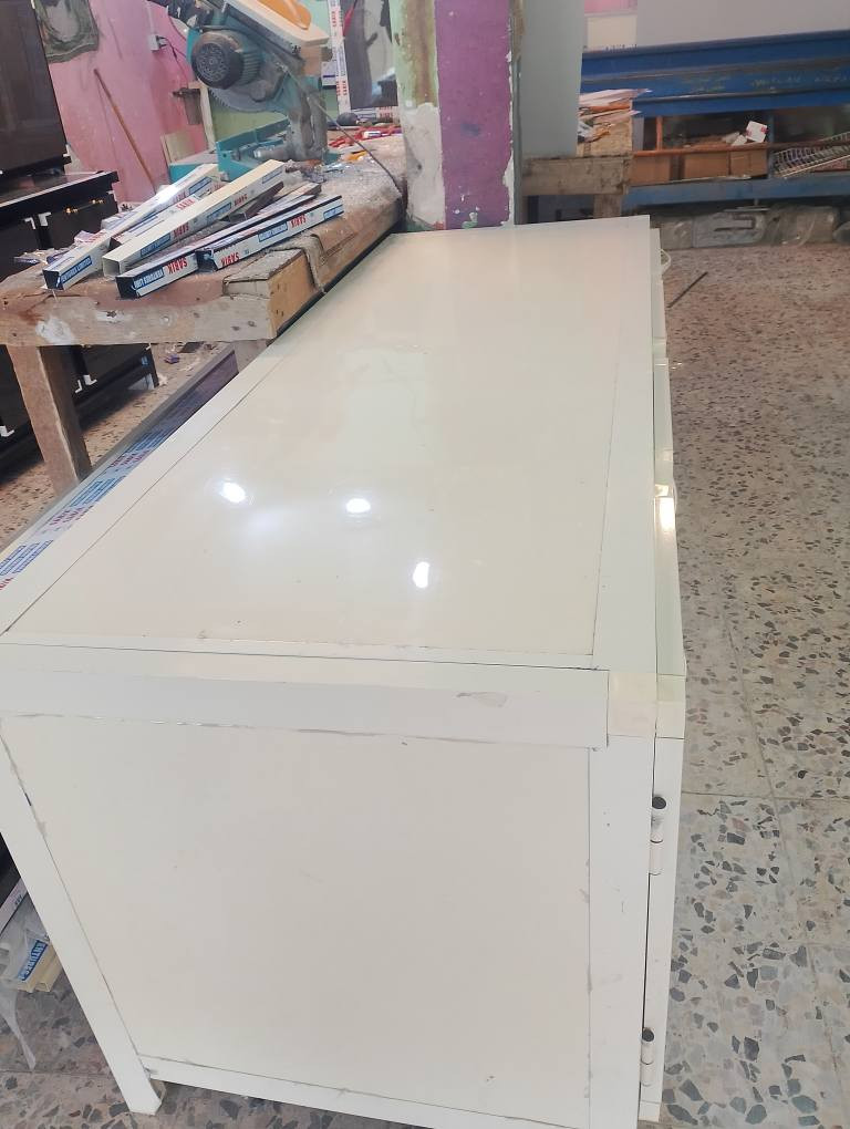 سلام عليكم ميزالمنيوم تزكام درجة ولا مستعمل سبوع واحد جديد كلش طول 2 رتفاع80عرض70 يرهم بوفيه يرهم كاونتر كلشي  صير السعر 175وبي مجال كربلاء حي العسكري العابد مقابل مستوصف ***********او*********** كربلاء, العراق
