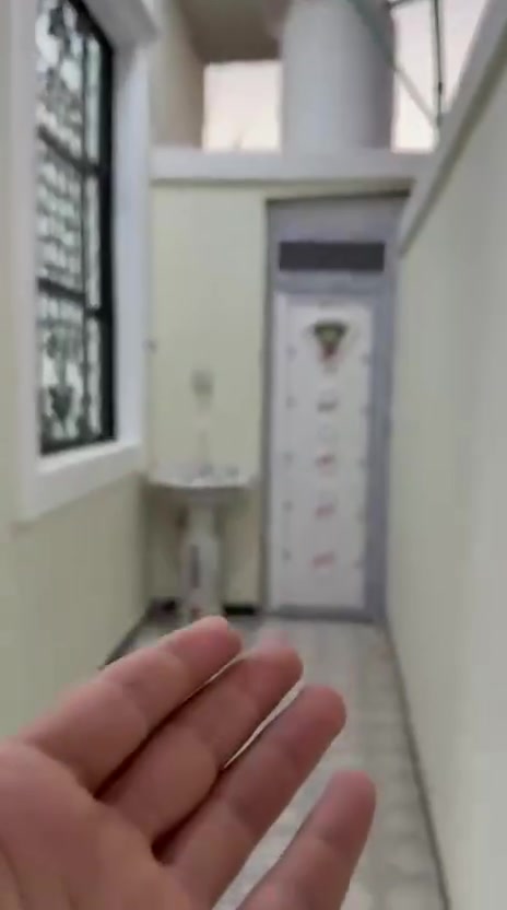 السلام عليكم متابعينه الكرام
يوجد بيت لبيع 
المساحه ٢٠٠ م 
الجنس العقاري طابو زراعي 
يتكون البيت من غرفتين ودوانيه ومطبخ وصحيات بل الاضافه الئ صالتين وطارمه جبيره 
السعر ١٠٨ مليون وقابل لتفاوض 
لتواصل والاستفسار الاتصال 
*********** 
مكتب عقارات 
سيد رضا المكصوصي
