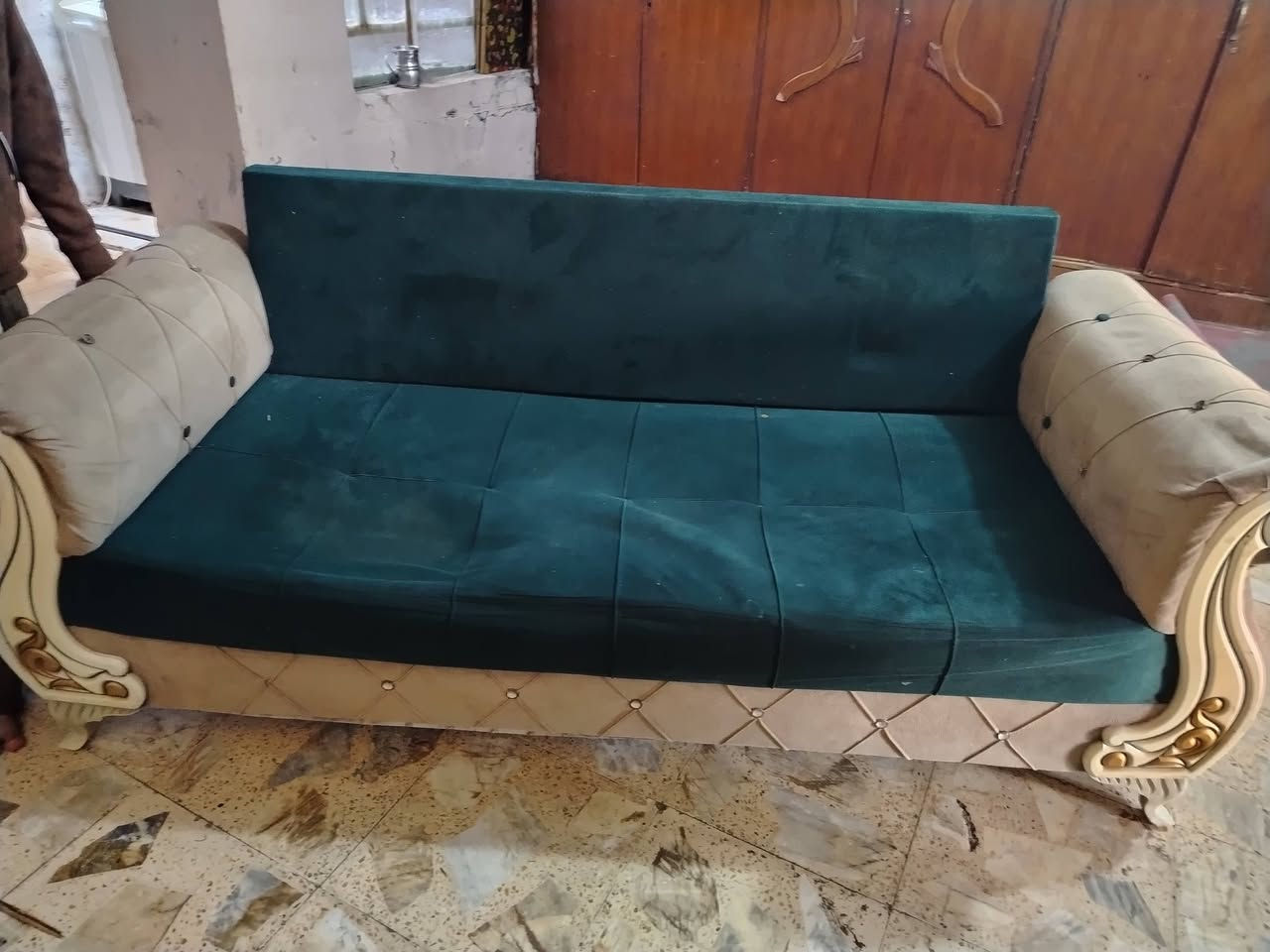 تخم عشر مقاعد التخم خاسف بي قنفتين   خسفات   الكراسي ما خسفات جدد السعر125  المكان مدينه الصدر ***********
