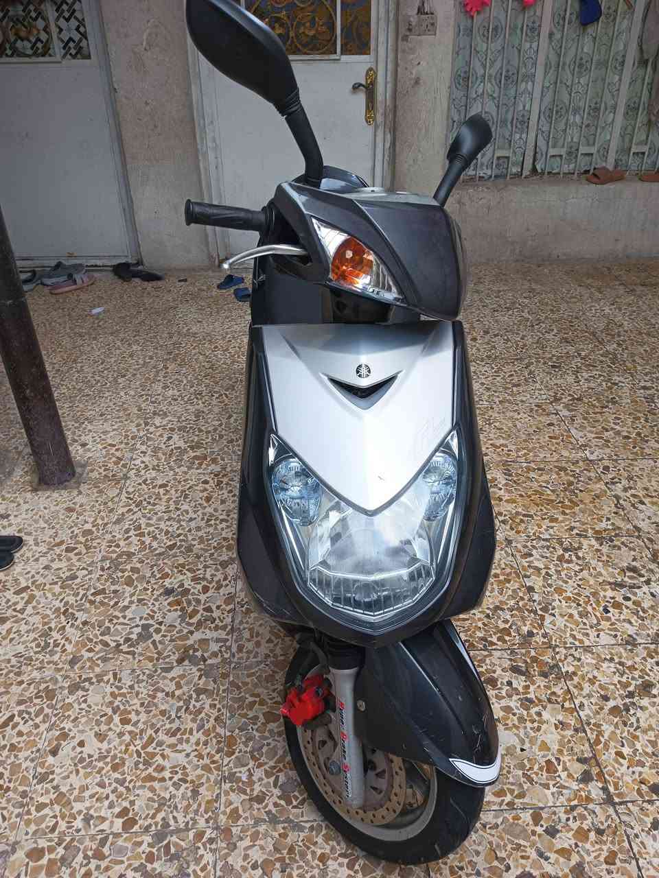 السلام عليكم
دراجه سكنس فحل 
كوري نوزل جديده مكفولة كفاله عامه ختم واحد ماشيه 25 مكينه مامفتوحه لوك جديده المكان بغداد ***********
