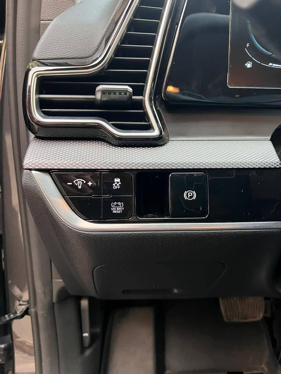 بسم الله. الرحمن الرحيم. سبورتج. هايبرد. 2023.    سياره. جديده. ماشيه29.  حادث. سرقة جاملغ.  مبدل. تدفىه. بالكشنات. تبريد. قطعتيت.  بيانو.  كير. ماوس.  رادارات. حساسات.  رقم. بغداد.  باسمي. عد. بيه. مواصفات.  ***********
