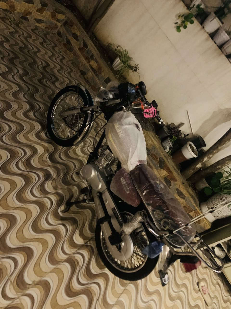 درجه يراني سونك موديل 23 فول فول نضافه اي عيب مابيه بريكات كلجان شلعه معدل كهربائيات كامله درجه اي انقص مابيه كامله مكلمه جامبازيه زيلنات مرتبه سعره خاص ماطور درجات ناريه البيع اس سفسار خاص رقم  ***********
