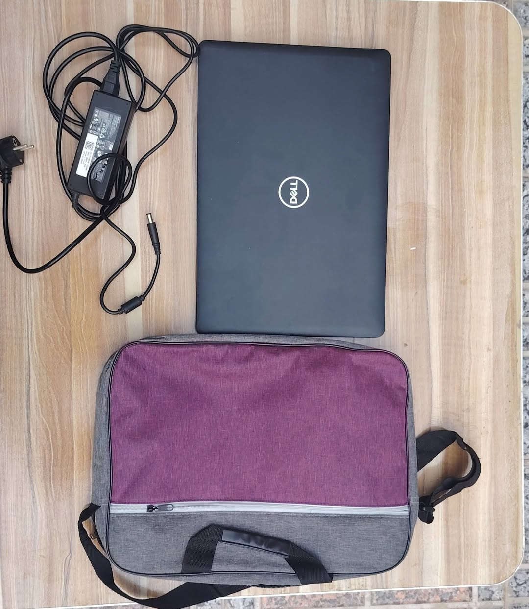 لابتوب للبيع نوع دلل Dell
نوعيه جيده شاشه كبيره

نظام التشغيل: 64 Windows 10 Pro

بطارية جديده اطول اكثر من 4 ساعات

باقي المواصفات موجوده بلمنشور لابتوب كلش نضيفه وسلسه بلاستخدام والانترنت كامل الملحقات  

السعر 275 مكاني الصويرة حي الربيع ***********
