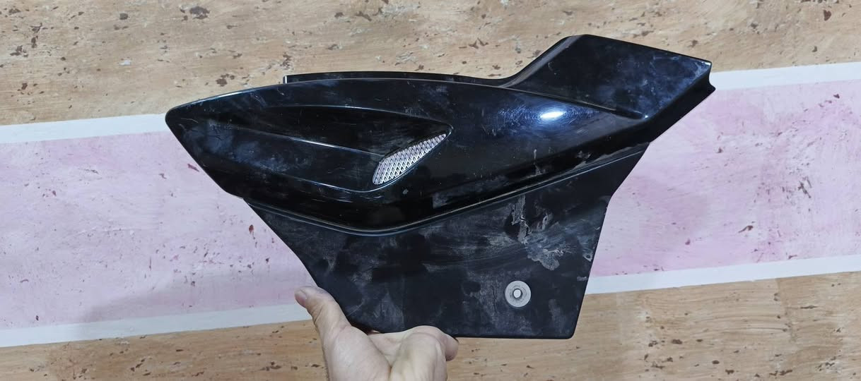 كلشي موضح بالصور

 كفرات جانبية دراجة بولسر 150 نظيفات لا كسر ولا فطر فقط يحتاجلهن تنظيف

زوج اشارة بولسر تك نظيف والتك الثاني مكسورة الماسدة مالته
زوج اشارة بوكسر 
ومرايات ماعرف اذا هن للبولسر او لغير دراجة من اشتريتها هن بيها وبدلتهن

وكلشي موضح بالصور

الي يعجبه يخلي سعر و متوفر توصيل

للتواصل خاص او واتساب


**إذا كنت صاحب هذا الإعلان وتريد حذفه لأي سبب، رجاءا أرسل رسالة إلى الدعم الفني**