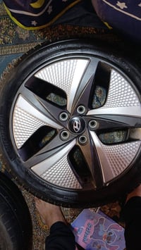 تخم ويالة اصلية مال هونداي مع تايرات حجم 17 التايرات نضاف بيهن تاير وا...