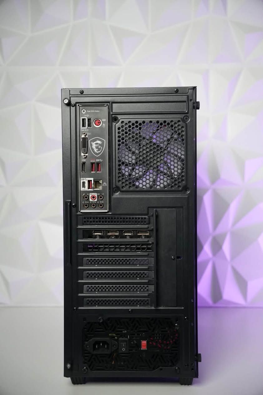 تجميعة مستخدمة للبيع نظيفة
Rtx 3060TI 8GB 3Fan
R5 5500 جديد 
Ram 8*2 ddr4 3200
Ssd 1TB
Power Supply 500W
Motherboard b450 msi tomahawk النسخة الجبيرة
كيس مستخدم وفانات جديدة تحكم كامل 
مبرد هوائي AG400 Deepcool 

السعر مليون توصيل موجود 
مكاني كربلاء 
***********
