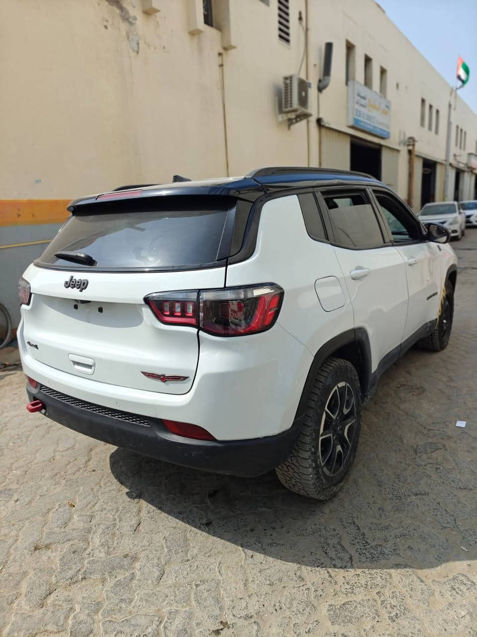 موديل 2024 هاي حادثها ومصلحه وجاهزه  محجوزه بميناء الحمريه عليها غرامات ومبالغ ماليه اكو مكتب يكدر يطلعها ابيعها على الوضع ب 20 ورقه والعوض على الله 
بس الشراي يتصل ولحد يكلي ضربتها قويه انا مابايع مكفول ابيعلك حديد  والي يدور مكفول وضربه خفيفه لايتعب روحه كلشي واله سعر  وجماعه وعود وانتظرني انا مسافر فد يومين واجيك هم لايخابر 
موبايل ***********
