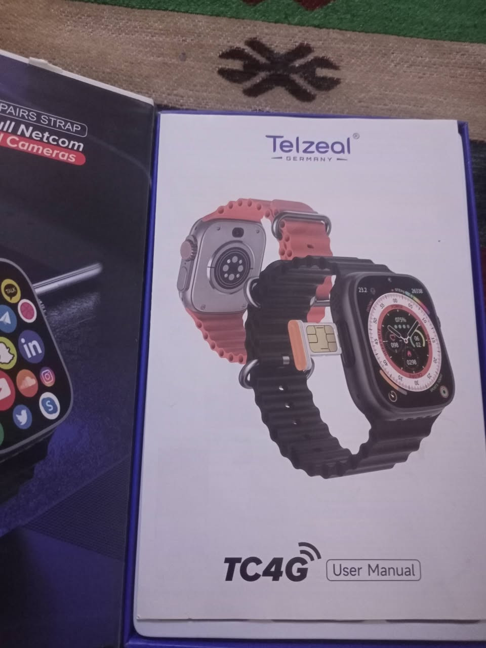 السلام عليكم 
ساعه وبنفس الوكت تشتغل موبايل ويوجد بيه سيم كارت وبيها برامج رياضيه وتكتك واتس اب تشتغل على نظام الاندرويند وبسعر ٥٠ وبيها مجال
الاتصال على الموبايل
***********
