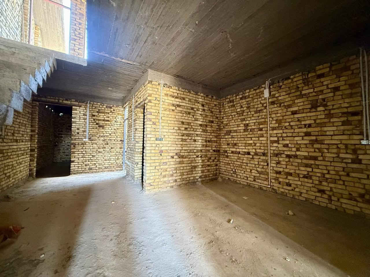 🏡هيكل للبيــــــــــع طابــو زراعــي 

فـٓــــي  نـــادر الـــثانـــيه حي الزيتون
________________
المساحـــــة //125م واجهه 6.25
________________
🧱تفــاصيــل  بناء درجى اولى البيت كامل وجاهز 
غرفـــــه عدد 3 وصالــــــــــة وهـــــــــــول ومطبــــــــخ   #ومجـمــــــــع صحــــــــيات  عدد 3داخليـــــة وخارجيه ومنـــــــــــاور وطارمه.
_____________ 
_______________
للاستفسار مـراسلـه الــصفحه او زيـاره     #مكتـــــــــب🏗️🧱 ورق الـــزيـــتون🧱
#الكائــــــــــن
فـــي نـــادر الـــثانـــيه شـــارع عفـتــان حــــي الزيــتـون ___________________________________
 علي حسين📲***********  واتساب
___________________________________
ياسر الكعبي *********** واتساب
