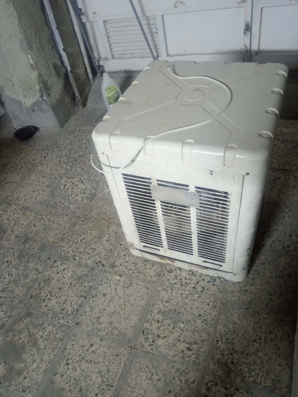 مبردة حجم وسط نضيفة للبيع سعرها ٧٥
جهاز تحويل سعره ٣٠ 
العنوان بغداد التراث


**إذا كنت صاحب هذا الإعلان وتريد حذفه لأي سبب، رجاءا أرسل رسالة إلى الدعم الفني**