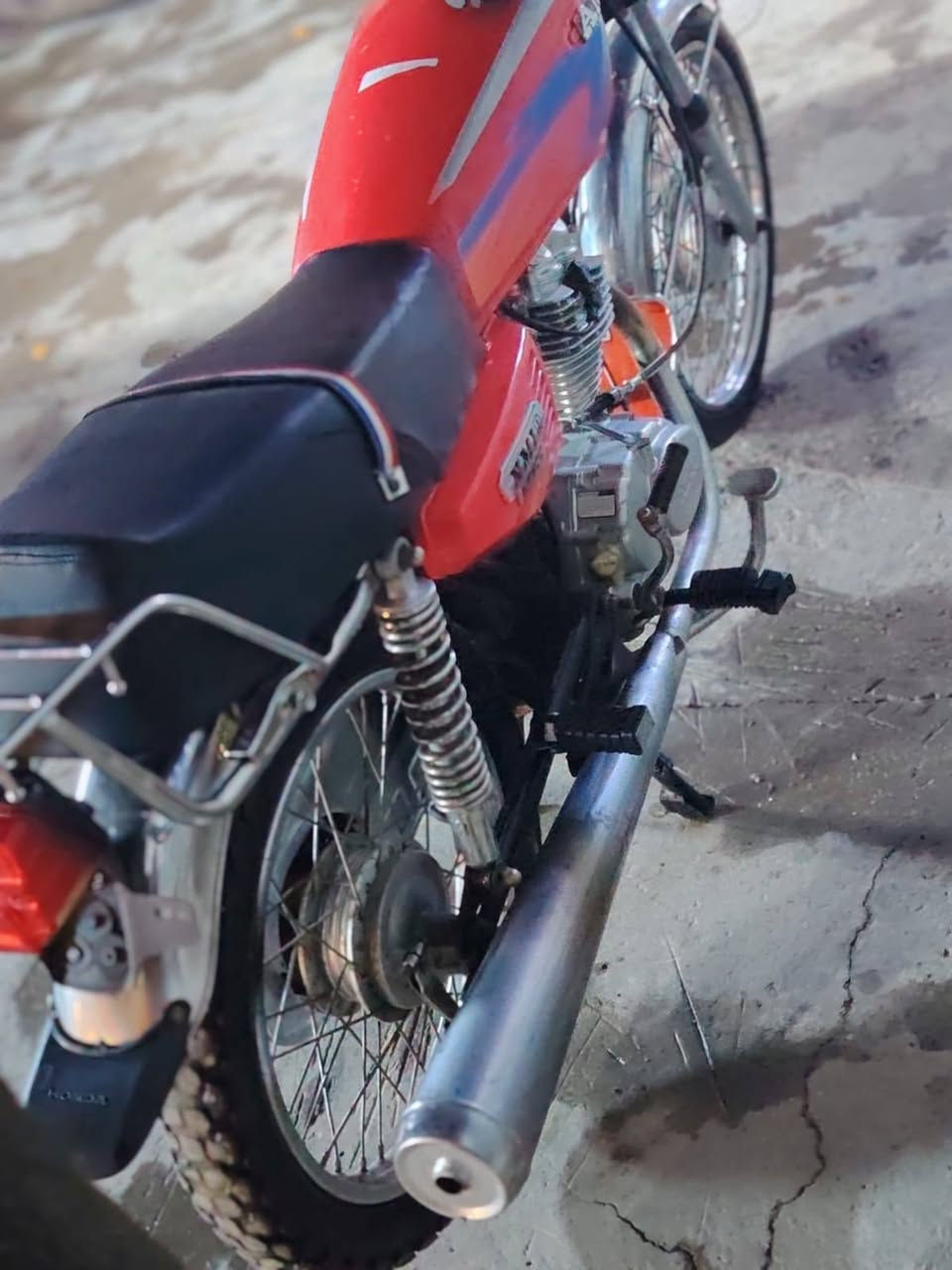 سلام عليكم دراجه يرانيه نامه شلامجه باب اول      موديل 22 وراق أصولي وكيل سيد خلدون دراجه باسمي مداور ثاني يوم دراجه ماناقصها كلشي خير من الله جديد مكاني ميسان طبر سعر خاص (***********)
