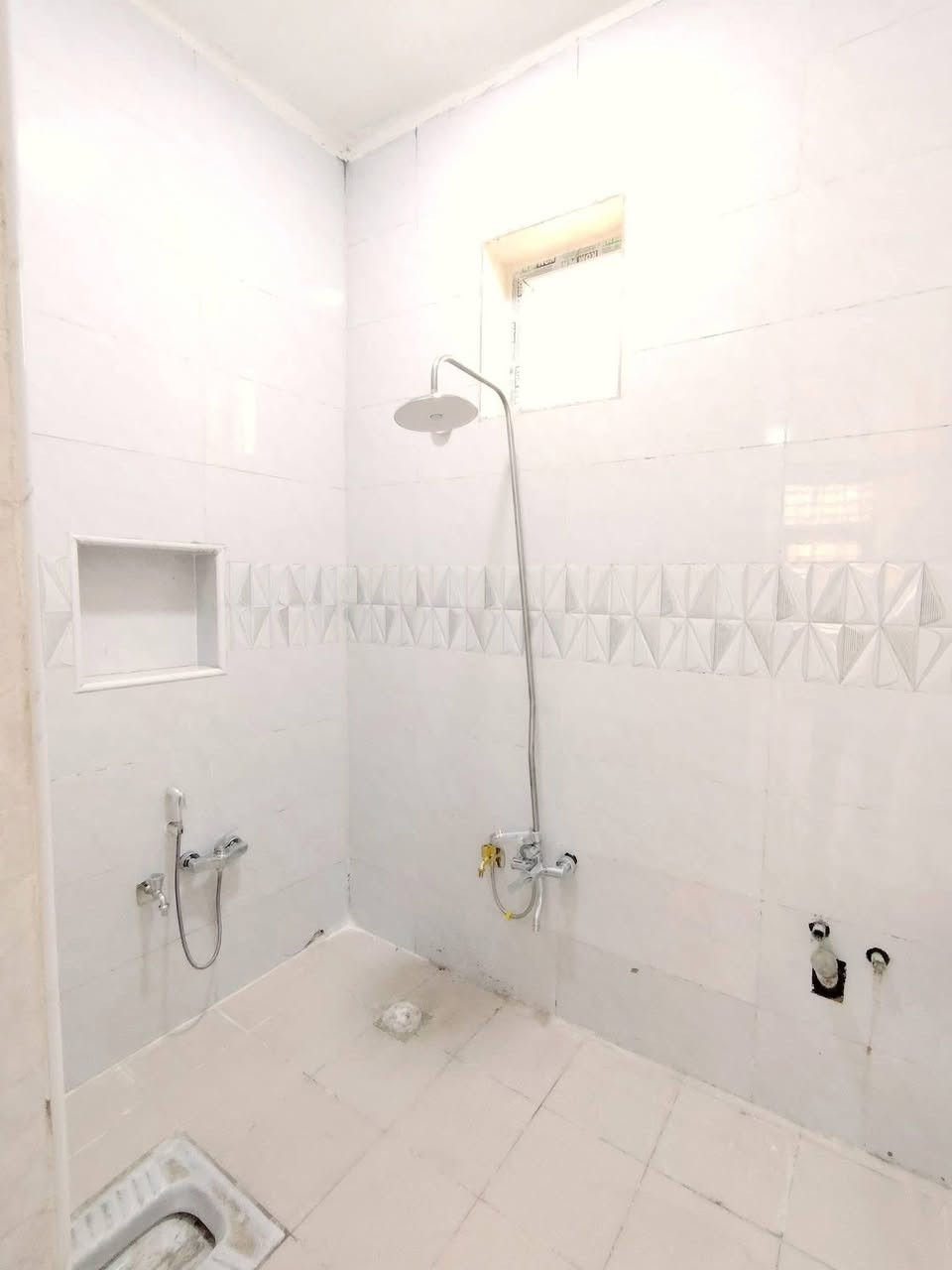 دار للبيع

📍 الموقع: حلة - حي الزيتون  
📐 المساحة: 100 متر  
📄 السند: 25  
🏠 عدد الطوابق: طابقين  
📏 الواجهة: 10 متر  
📏 النزال: 10 متر  

تفاصيل الدار:  
🔹 الطابق الأول: غرفة نوم، مطبخ، كليدور، مجمع صحيات  
🔹 الطابق الثاني: غرفتان، كليدور، مجمع صحيات  

📞 للاستفسار والاتصال:  
***********

#دار_للبيع #حلة #حي_الزيتون #عقار #بيت_للبيع
