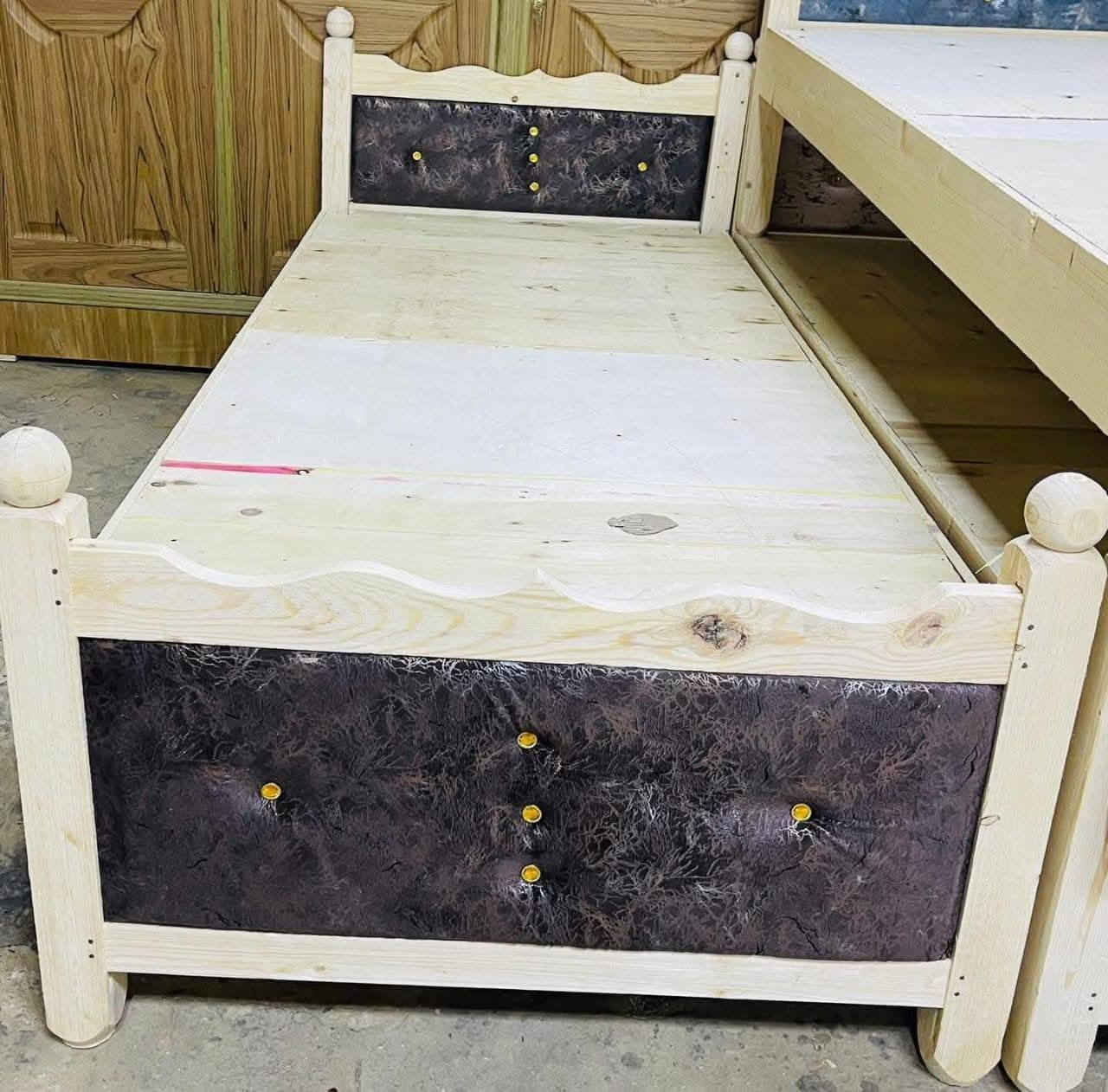 اثث بيتك بأنسب الاسعار سعار الشمال 🌹
سرير خشب بلوك اسود 5 جسور السعر 65 وبيها مجال 
صلاح الدين ناحية العلم قرية الربيضة خلف مدرسه سومر للبنين 
***********
يوجد خدمة توصيل داخل المحافظة فقط 🚛
