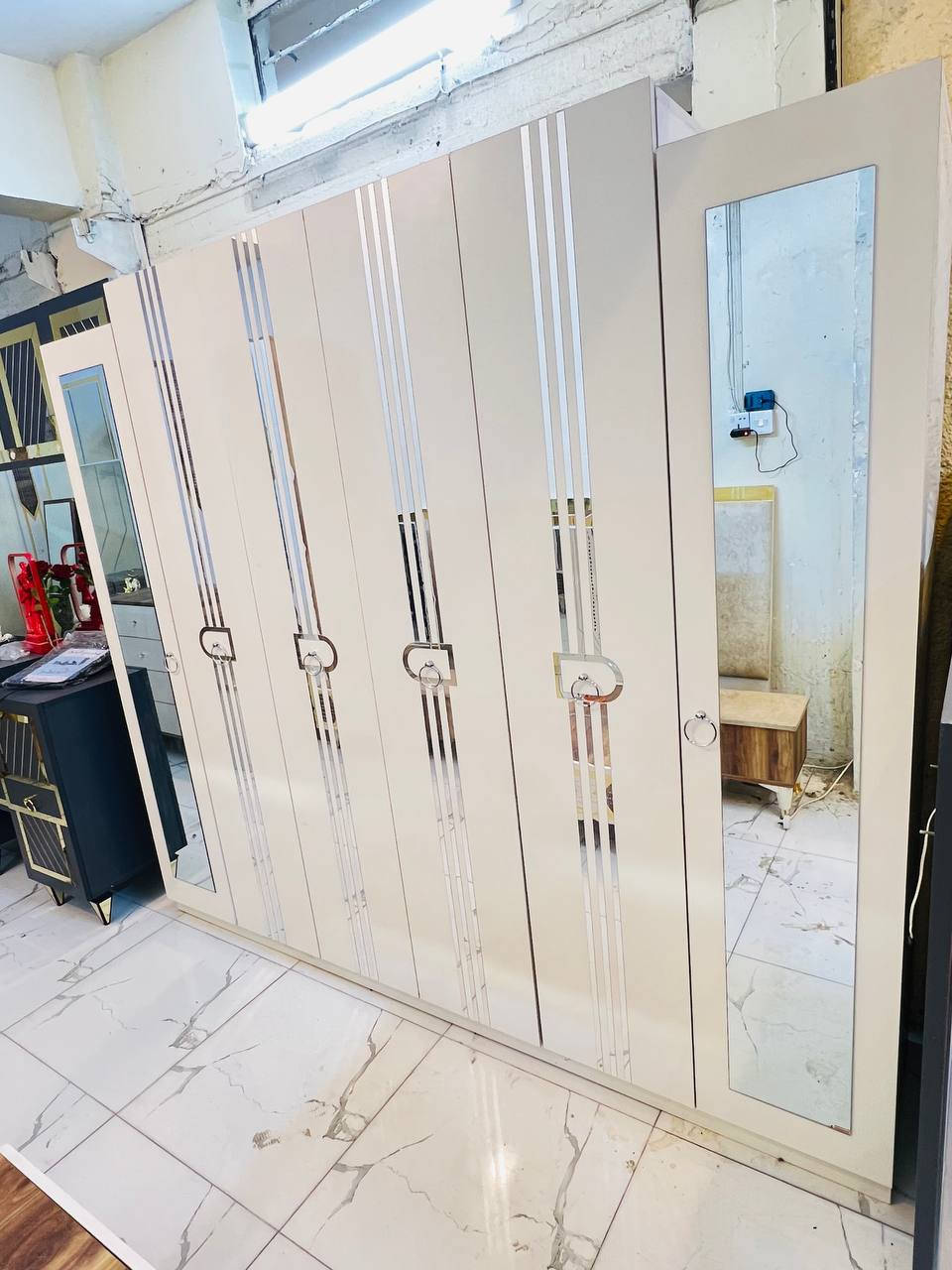 غرفه نوم تركي 🇹🇷 استفسار واتساب فقط 0787726694
5 قطع شبابي سرير منفصل 
كنتور ابواب بسعر 490 الف


**إذا كنت صاحب هذا الإعلان وتريد حذفه لأي سبب، رجاءا أرسل رسالة إلى الدعم الفني**