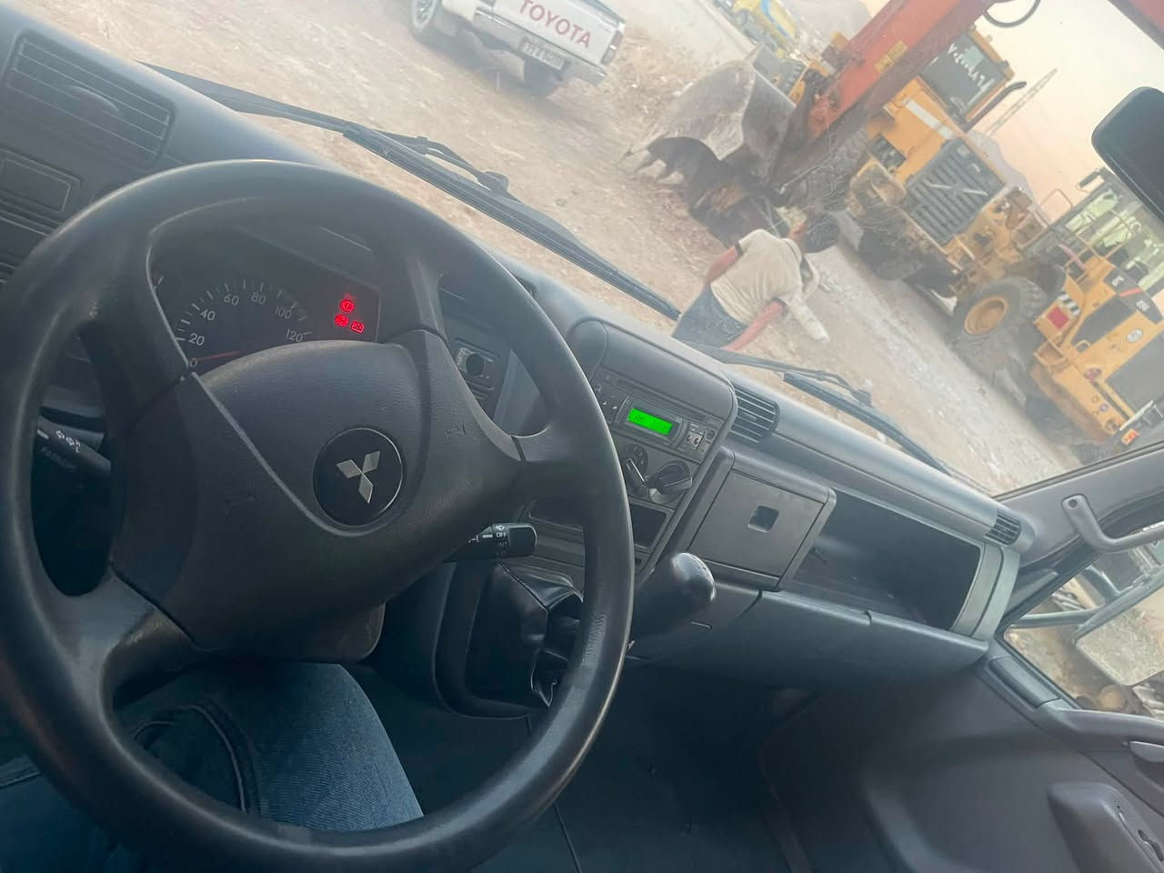 کەنتەر بۆ فرۆشتن مۆدێل ٢٠١٨ سەیارەکە تا بڵێی پاکو جوانە 
سەیارەی سەر ئیشەو هی مەعرەز نیە 
تەحویل وەکالە کامل بەشەرت سەیارەکە گێڕو ماکینەو کارەبایاتی کامل کامل باشەرت بۆ زانیاری زیاتر 
***********
