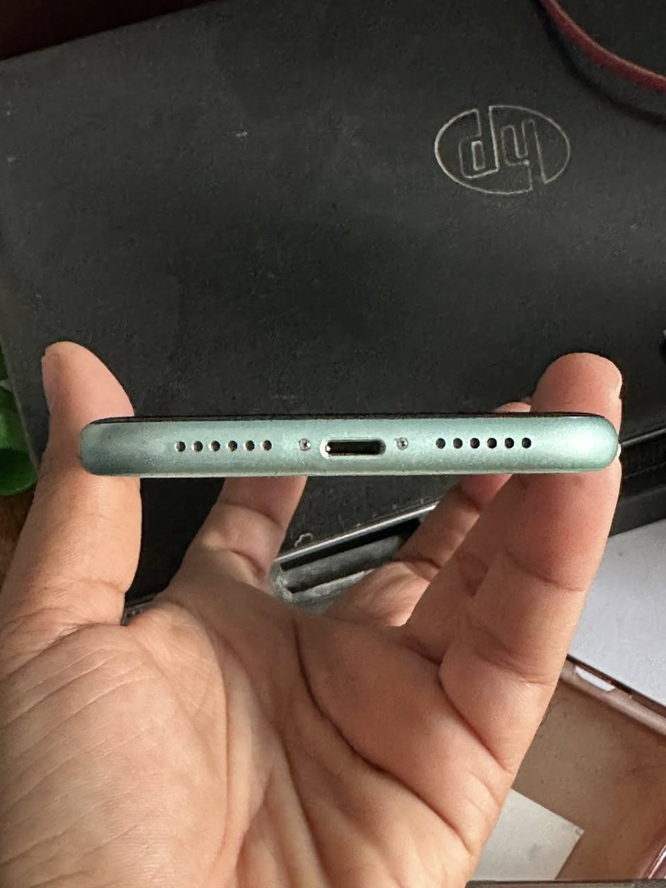 السلام عليكم ورحمة الله 
ايفون 11 كامرتين للبيع 
ذاكرة 128
بطارية 69
الجهاز ما مفتوح ابداً (وتر بروف)
نظافة الجهاز 100‎%‎ 
السعر 250 وبيه مجال بسيط حك الجية فقط 
العنوان بغداد / حي النصر 

للتواصل ***********
