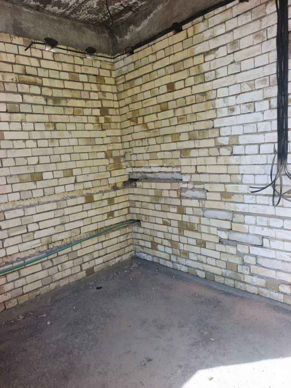 السلام عليكم 
بيت 100 متر 
طابق واحد 
مجمع الوفاء السكني بلوك A مرحلة اولى 
الواصل للشركة 32 ونص مليون 
التطلوعة 15 مليون
- موقع البيت : ركن ، قرب البوابة ، مقابل الحزام الأخضر 
- للاستفسار : ***********
