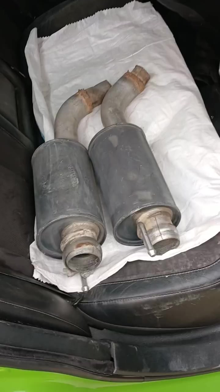 يالله السلام عليكم دبات سود 6/400 /5/700 نضاف فول للبيع الشراي يتصل وخادم اني العنوان بغداد البلديات اوالعبيدي ***********
