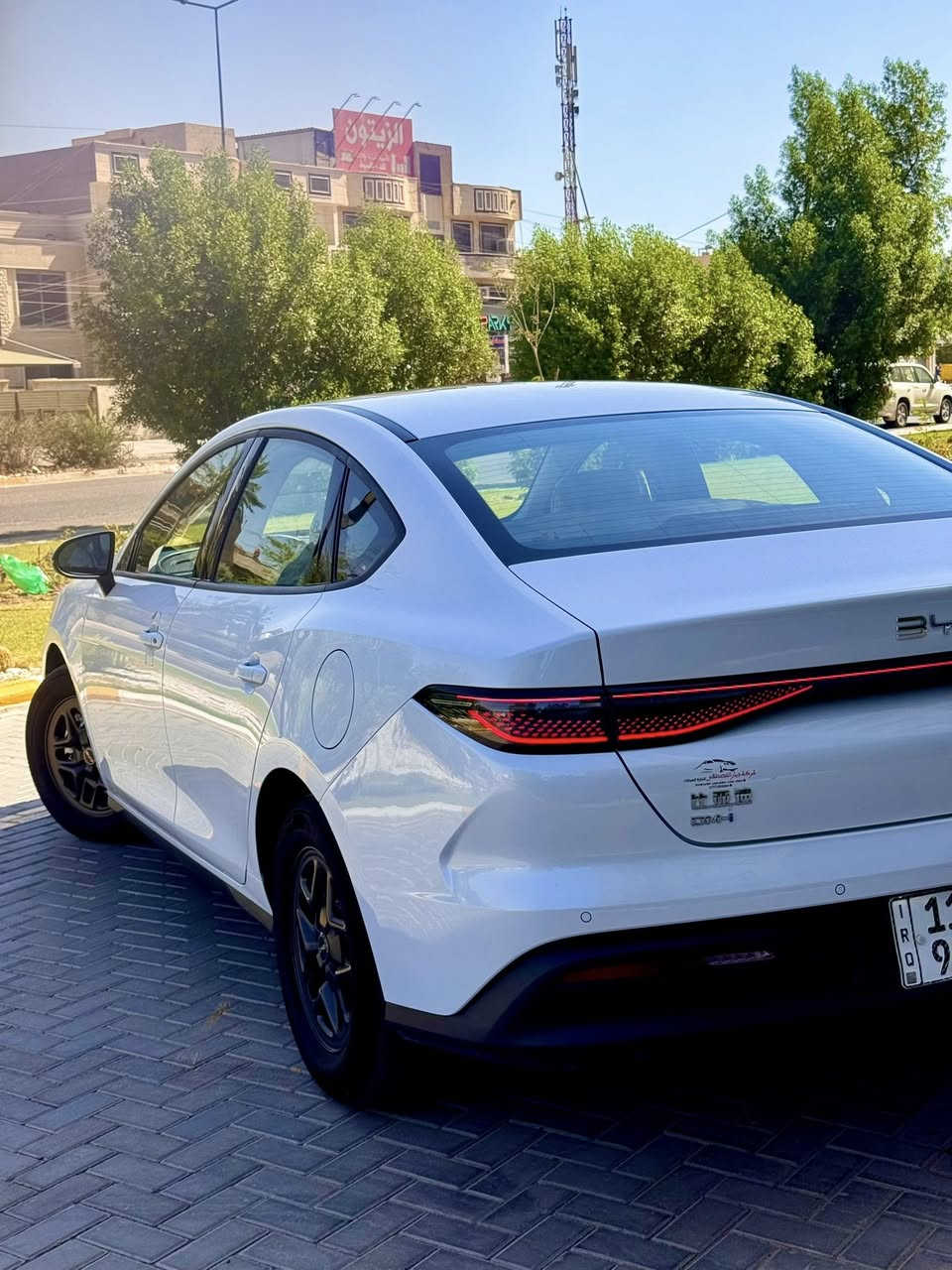 سلام عليكم ..
بي واي دي سيل 5 موديل 2025  BYD seal 05 
لون السيارة ابيض داخل ابيض 
السعر 19,900مليون و بيها مجال بسيط ..
تواصل : ***********
مكان السيارة : بغداد حي الحسين
رقم بغداد بأسمي تحويل مباشر 
سيارة ماشية : 7000 الكلي
مكفوله كفاله عامة من بارد وفتح وتبديل وصبغ
غراض السيارة كاملة من شاحن الاصلي والفوم
كارت تشغيل NFC
مواصفات السيل 05 معروفة :
محرك 1500 + بطارية كبيرة بنضام البلكن هايبرد
 فول شحن و فول بانزين تمشي 2100 كيلو و اكثر
سيارة تشغيل بصمة دخول بصمة تشغيل عن بعد 
داخل ابيض كشنات جلد شاشة وسطية كبيره + شاشة عدادت دجتل
فول تحكم ستيرن اوامر صوتية كروس مثبت سرعة حساسات خلفية
انارة امامية فول زينون فول LED سكن LED بك لايت LED ، 
قطعتين تبريد مناخ منفصل ، وضعيات قيادة SPORT eco normal
