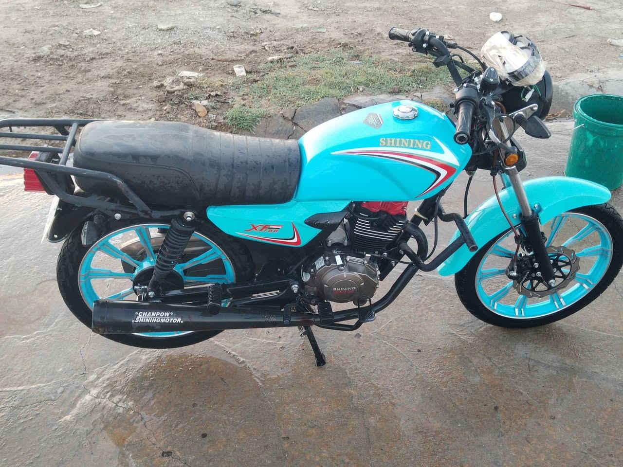 سلام عليكم شباب شاينك. لبيع موديل 23 اوراق اصولي  محركه ما مفتوح كهربائية شغاله كله  دراجه جديده تخم تاير جديد دراجه  حلوه وجاهزه سعره مليون و 50 الف وبيه مجال بصيط ترهم مراوس ايراني او دايوان او بوكسر مكاني رفاعي فرع سيد احمد ***********
